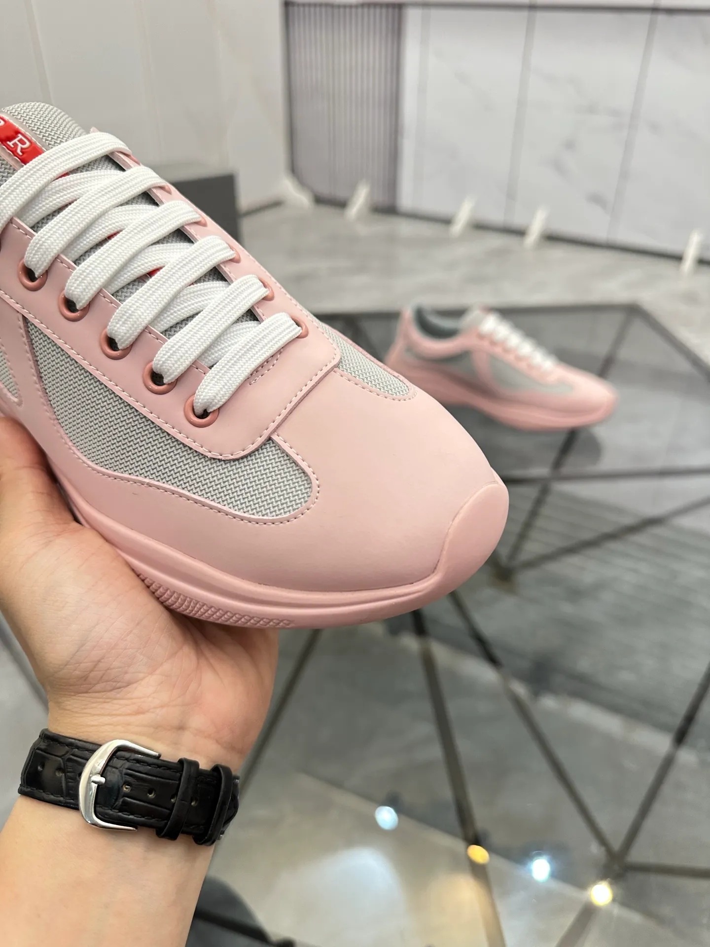 Men's shoes: 💰P360¥ Product trademark: Prada *"Prada*" low-top casual shoes Regular size: 35-47 (can be customized to 48) couple style Product materials: imported silk leather upper, breathable lining, original outsole. Number: 943
